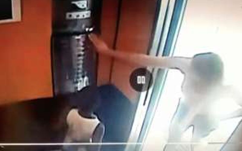 Vídeo mostra momento em que patroa aperta um botão no elevador do prédio de onde Miguel caiu. 