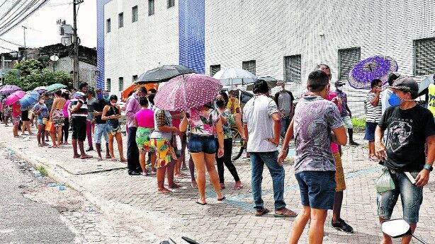 
                                
                                
                                    Filas quilométricas e aglomerações marcam busca por auxílio emergencial em Belém
                                
                            